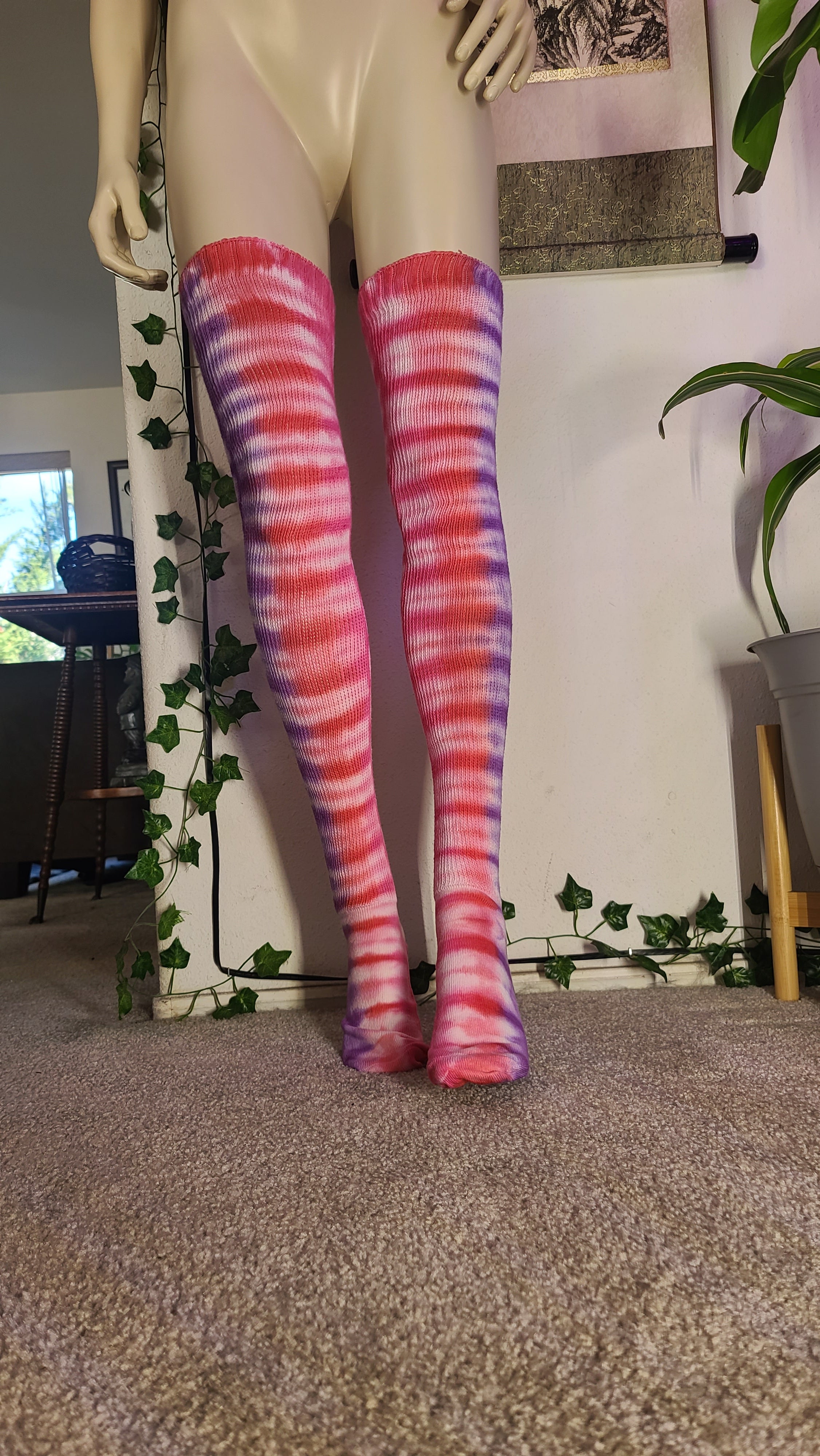 Symposium tidligere lidenskabelig Purple red pink tye dye thigh high socks – Ropeboundkitten